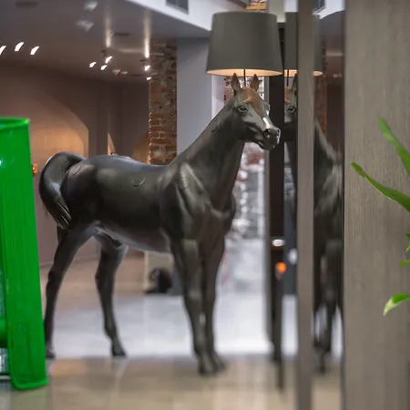 Pullman Old Town - Renovated 2025 5*