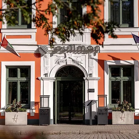 Pullman Old Town - Renovated 2025 فندق