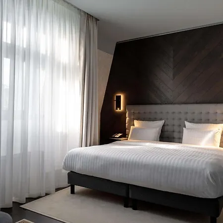 Pullman Old Town - Renovated 2025 5*