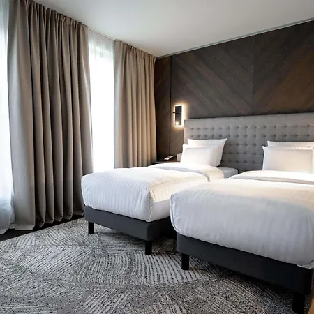 فندق Pullman Old Town - Renovated 2025 5*