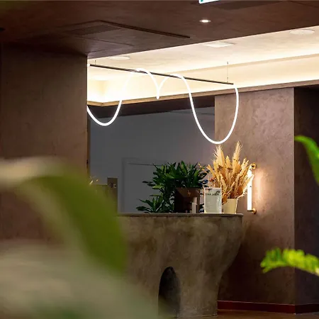 Pullman Old Town - Renovated 2025 Hotelli 5*
