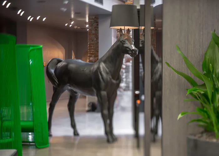 Pullman Old Town - Renovated 2025 5*