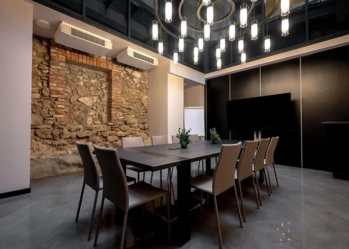 Pullman Old Town - Renovated 2025 Hotel