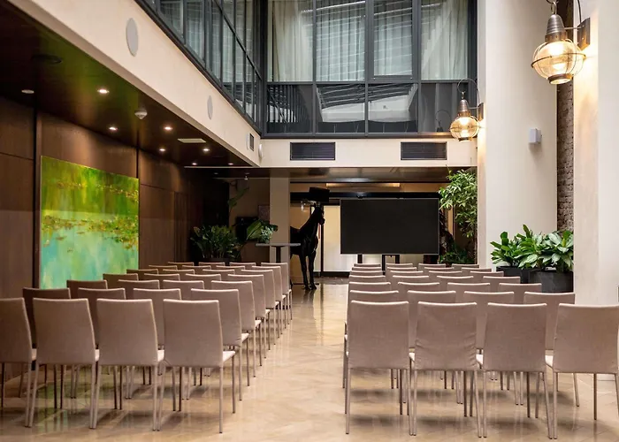 Pullman Old Town - Renovated 2025 5*