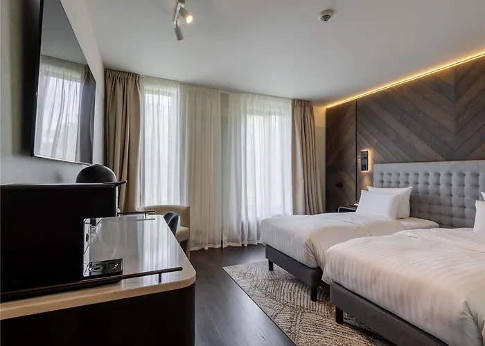 Pullman Old Town - Renovated 2025 5*